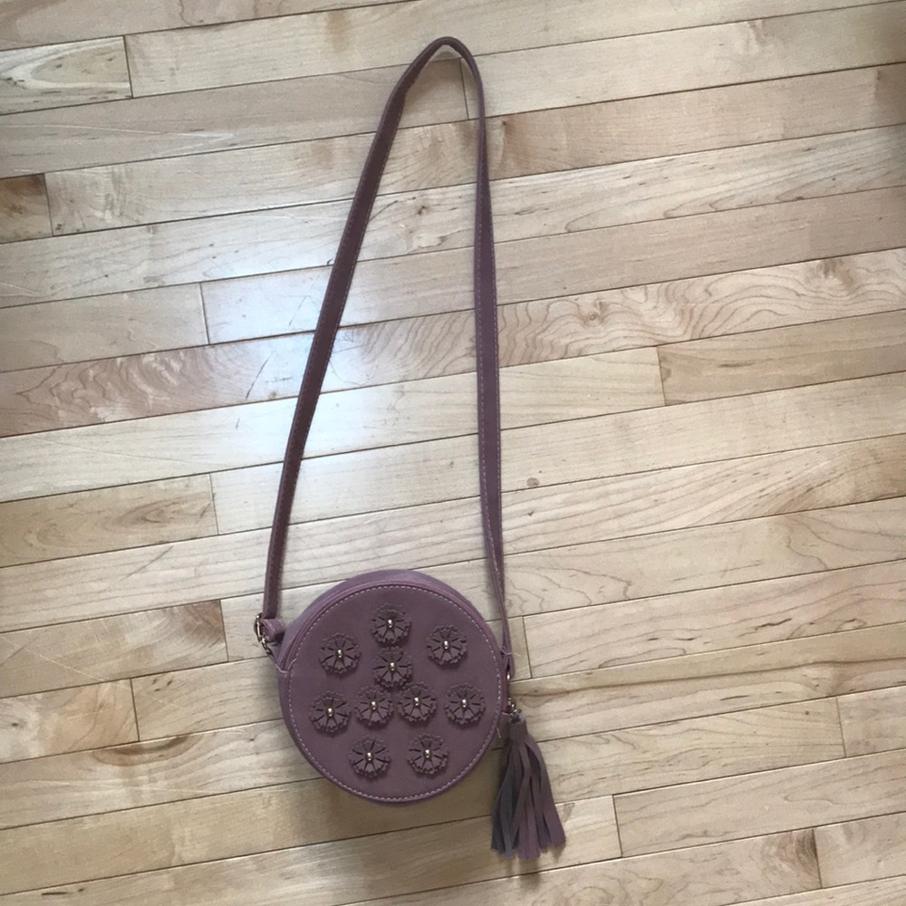 Circle cross body bag